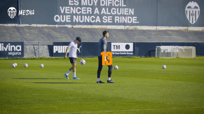 8-12-23 Diego López en el entrenamiento con el Valencia CF