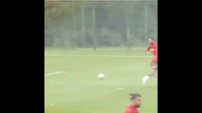 29-9-22 Juan Mata en el entrenamiento con el Galatasaray