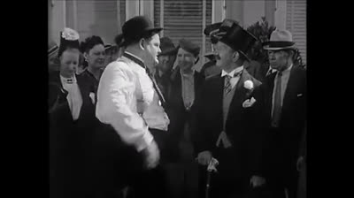 Stanlio e Ollio "vanno a fare a pugni"