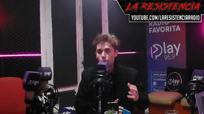 Detenciones y reeducación de personas por publicaciones en redes sociales en Reino Unido