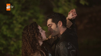 La nueva serie de SuBurcuYazgıCoşkun