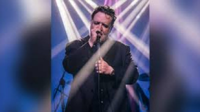 Russell Crowe singt "Sarà perché ti amo"