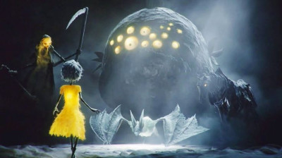 VILLAGE    OF   SHADOWS - ERIN  MOMMSEN  WOLFF .